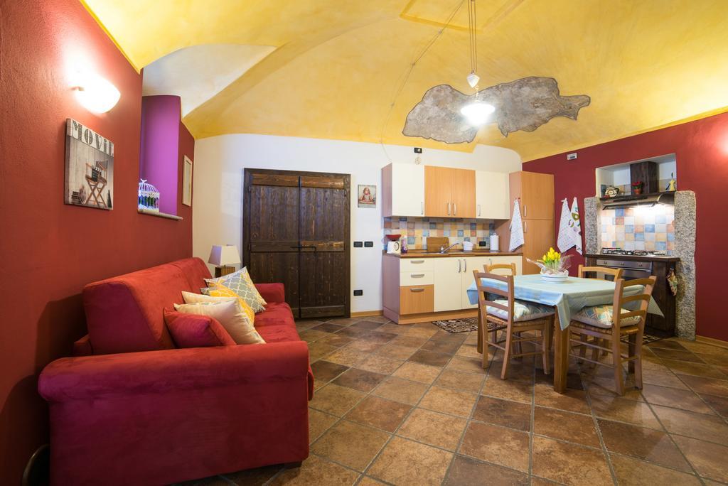 Casa Corte Alla Rocca Arona Zewnętrze zdjęcie