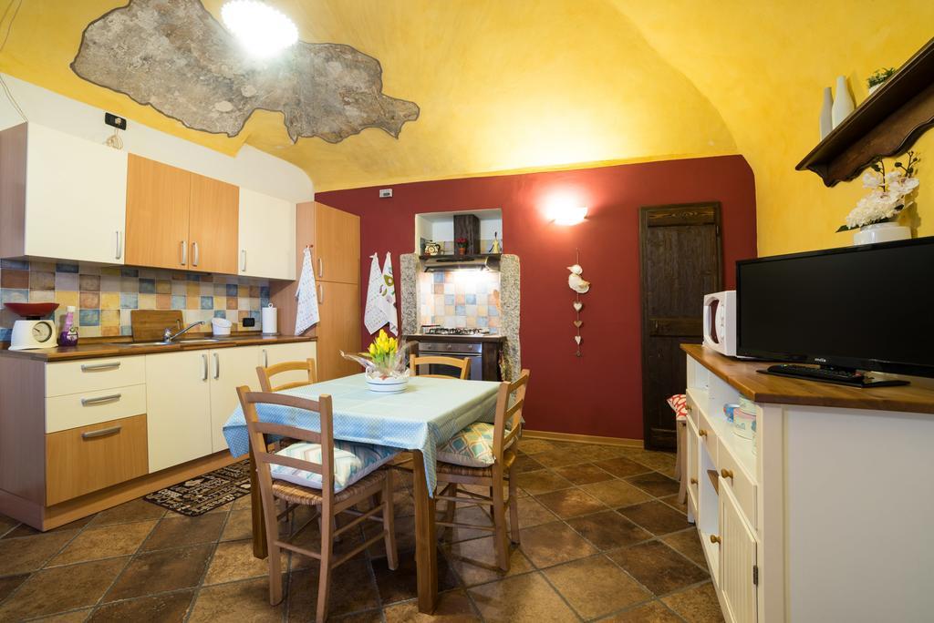 Casa Corte Alla Rocca Arona Zewnętrze zdjęcie