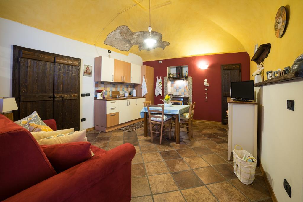 Casa Corte Alla Rocca Arona Zewnętrze zdjęcie