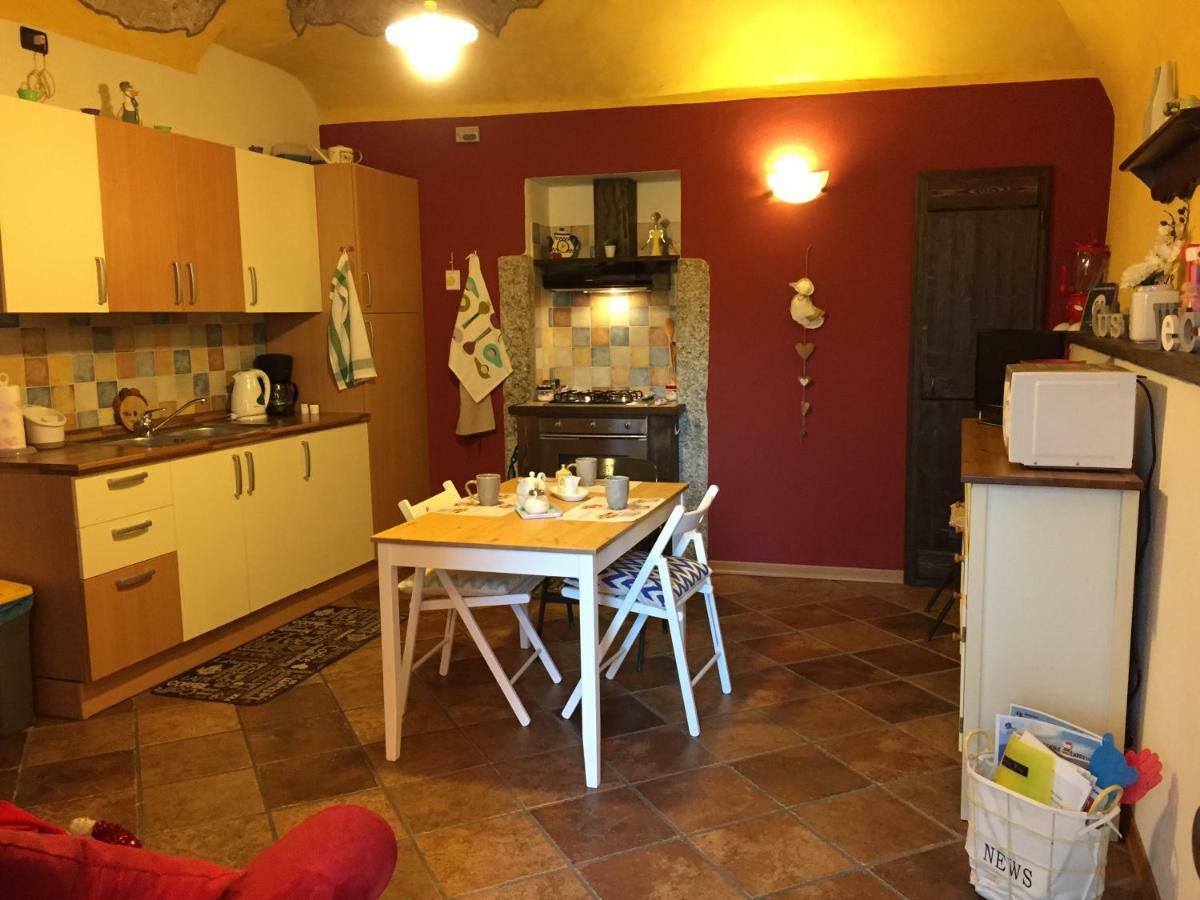 Casa Corte Alla Rocca Arona Zewnętrze zdjęcie